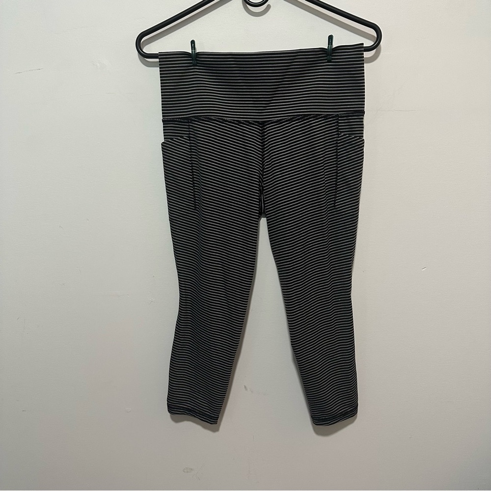 Athleta Capri Leggings-Size M-Striped with Pockets- Yoga Pants